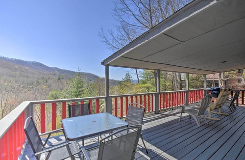 Upper Peachtree Cabin | Relax Fireside: ‘HighBearNation Lodge’ Near Hiking
