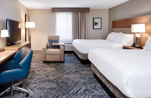 Macomb Hotel | Relax in a Quiet Studio Perfect for Long-Term Comfort for Couples and Families