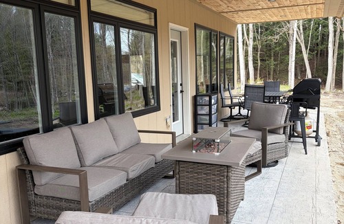 Constable House | Relaxing 2 bedroom home on the Trout River views of historic train trestle.