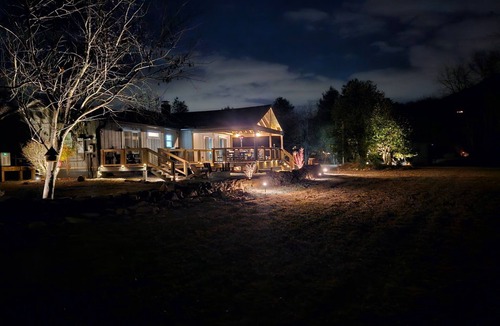 Horse Shoe Villa | Relaxing Waterfront Retreat, renovated modern-rustic, near Asheville -Generac