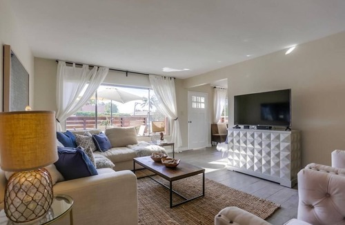 Solana Beach House | Remodeled charming Solana Beach home near Del Mar Racetrack