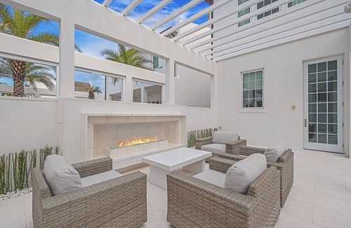 Seacrest Villa | Restful Villa with Balcony – Enjoy Inlet Beach’s Best Attractions