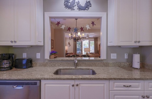 Greensboro Villa | Reynolds Lake Oconee 4BR 3BA Waterfront on Marina Cove