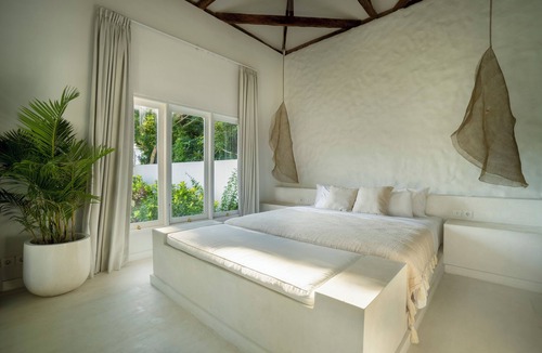 Pecatu Hotel | RIA ULUWATU Tropical Chic Hotel