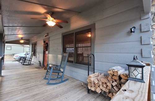 Ellijay Cabin | Riverfront Ellijay Cabin - Hot Tub - Arcade - Resort Pools - 3 Bedroom Sleeps 6