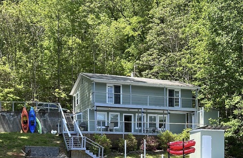 Athens House | Riverfront Property Newly Renvoated The Sweet Retreat