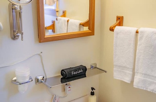 Manchester Center Bed & Breakfast | Room 2, double room - sleeps 4