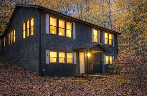 Diamond Point House | Rustic 48-Acre Woodland Haven for Peaceful Stays