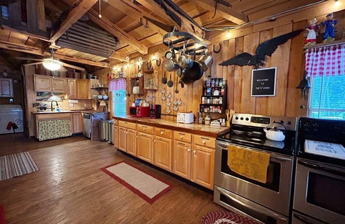 South Butler Cabin | Rustic cabin w/29 acres. Hot tub, wood stove, nature trails, pet friendly &more