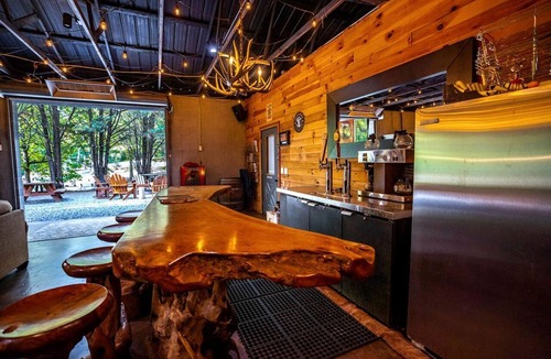 Copperhill Cabin | Rustic Copperhill Cabin Perfect for a Romantic Getaway in Tennessee