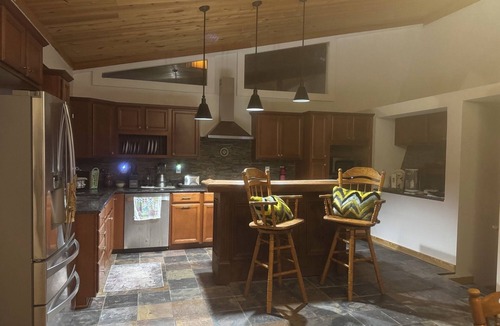 Leesville Apartment | Rustic Lakefront Retreat