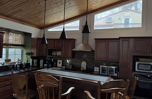 Leesville Apartment | Rustic Lakefront Retreat