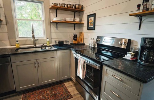 Catawba Cabin | Rustic Trailside Cabin: Near McAfee Knob, Roanoke