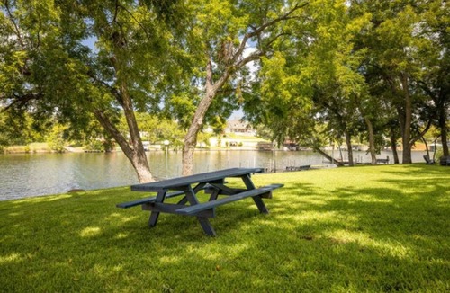 Burnet RV Rental | RV Site - Pull Through 28