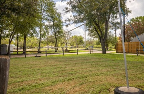 Burnet RV Rental | RV Site - Pull Through 30