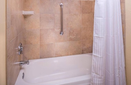 Northeast Santa Fe Resort | Santa Fe | Couples Desert Retreat | Pool + Downtown