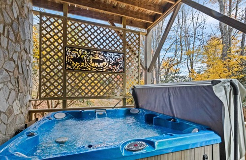 Seven Devils Cabin | Secluded Cabin with Rustic Charm