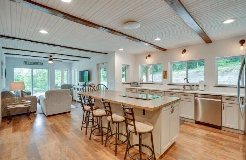 Marathon House | Secluded Marathon Hideaway w/Fire Pit + Views!
