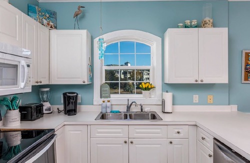 Central Myrtle Beach Condo | Seeking snowbirds! 50% off month-long stay