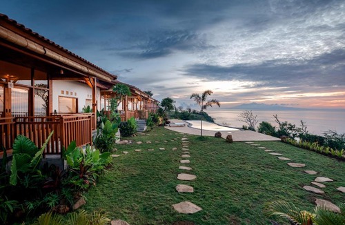 Seraya House | Seraya Cove Estate by Manara