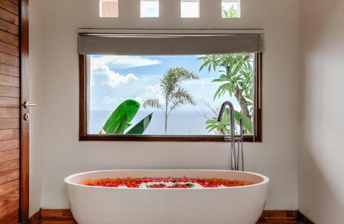 Seraya House | Seraya Cove Estate by Manara