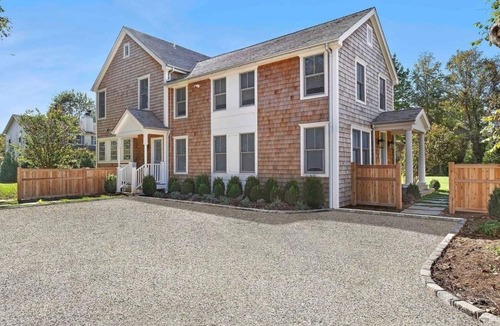 Village of Southampton House | SH Village Luxury with Pool House Spa - Guest Cottage. Walk to Town!