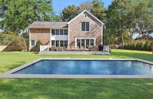 Village of Southampton House | SH Village Luxury with Pool House Spa - Guest Cottage. Walk to Town!