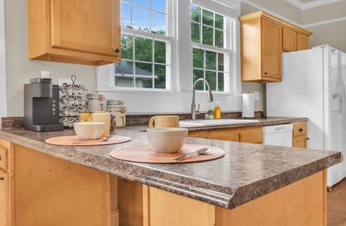 Lyman House | Sleeps 6 - Great for Long Stays @ Rachel`s Retreat
