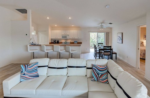 White Marsh House | South Bound | Waterfront | 3 Bed, 2 Bath