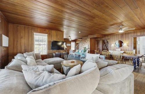 Golden Mile House | Southern Villa