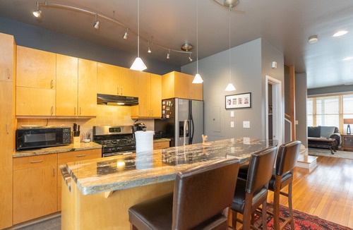 Downtown Chattanooga House | Southside's Sunset Haven. Rooftop Deck. Perfect for Couples & Families w/Kids!