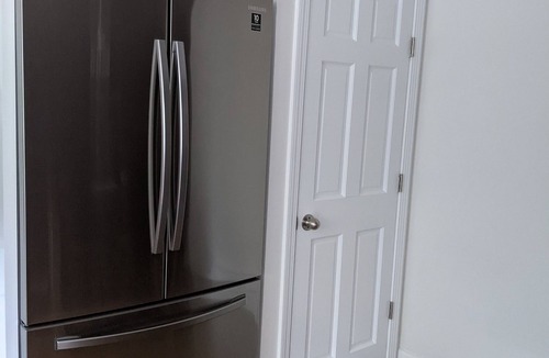 Lexington Apartment | Spacious 1-bedroom apartment in Lexington MA, surrounded by nature trails