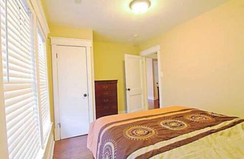 Florence House | Spacious 2BR Condo Near Wilson Park and Live music