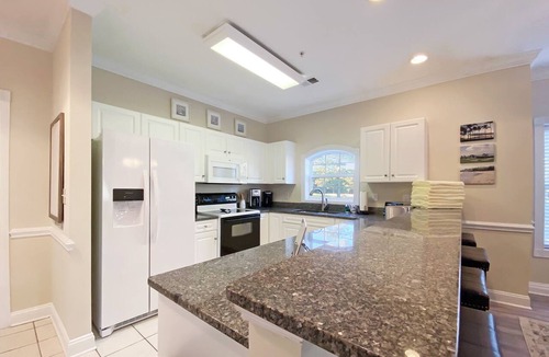 Central Myrtle Beach Condo | Spacious 3 Bedroom 2 Bath Golf Course Condo at Magnolia North in Myrtle Beach!