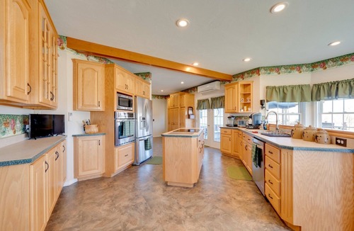 Newport Apartment | Spacious 3-bedroom with GAMES & Entertainment in gorgeous Newport