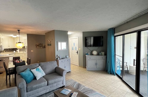 Myrtle Beach Villa | Spacious 3BR villa across from the ocean