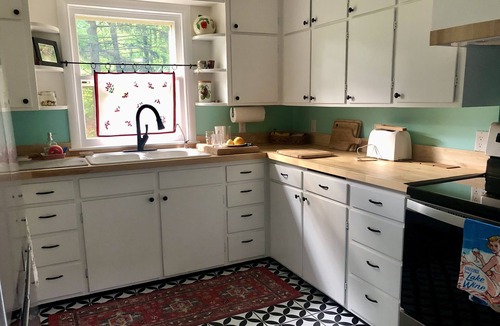 Lake Michigan Beach House | Spacious 4 BDR/3 BA 2 Acre property one minute from Lake Michigan-Dog Friendly!