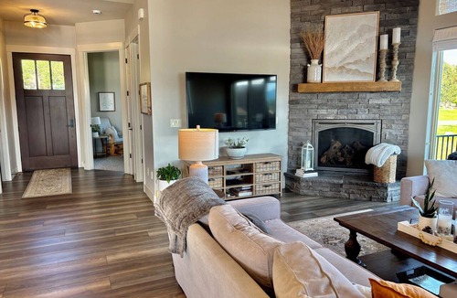 Woodmoor House | Spacious 4-bedroom ranch-style home 10 min from USAFA with lake & mountain views