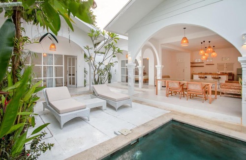 Padonan Villa | Spacious 4 BR villa in canggu residential area