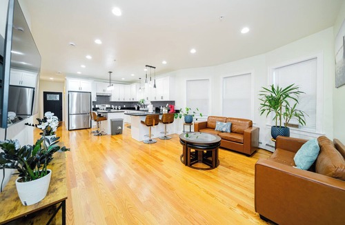 Worcester Apartment | Spacious 4BR Group Stay Near I290 & Clark Uni/WPI/WSU, Free Parking, Laundry 161