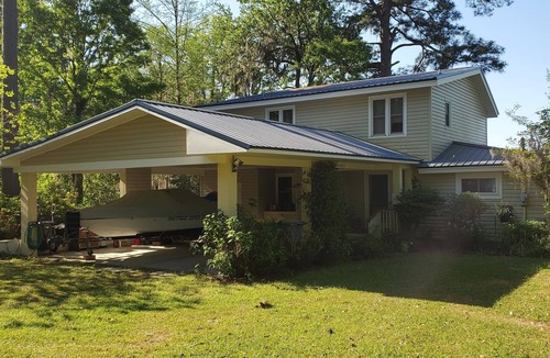 White Lake House | Spacious 5-bedroom lakefront house in White Lake, NC.