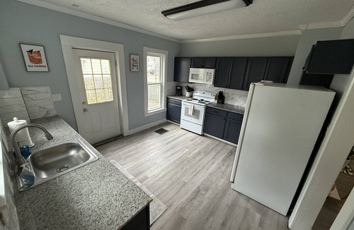 Cortland House | Spacious 5-bedroom 2 bath Home Conveniently Located and newly renovated!