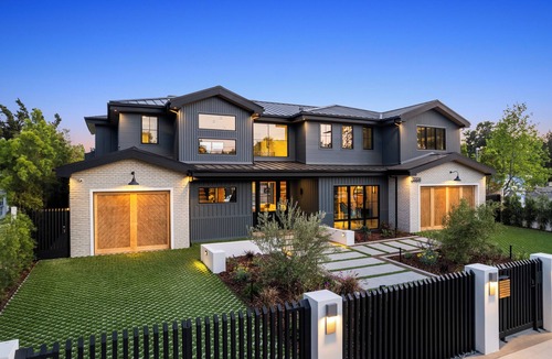 North Hollywood Villa | Spacious 6-bedroom Mansion with 250 People Event Space in Sheman Oaks