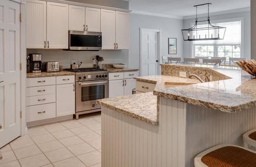 Harbor Springs House | Spacious 6 BR Harbor Springs home- walk to town, short drive to beaches/slopes!