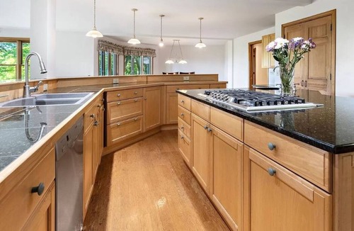 Newbury House | SPACIOUS Custom 5 Bed Home Minutes to Mt.Sunapee! Garage, Hot Tub, Game Room!