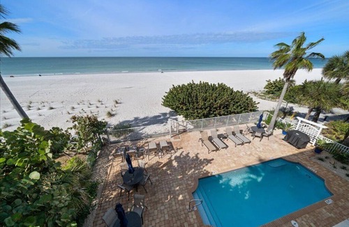 Indian Rocks Beach Condo | Spacious top floor 3 bedroom condo overlooking the beautiful Gulf of America!
