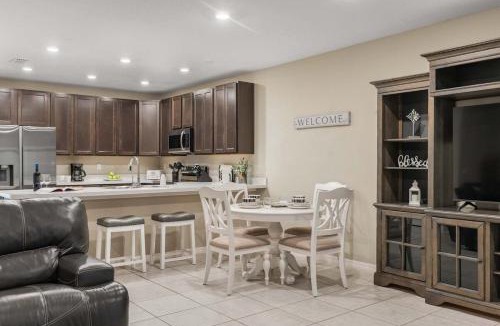 Kissimmee House | Spacious townhouse with grill & near Magic Kingdom