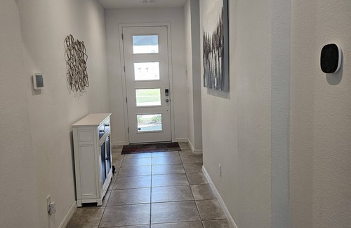 Four Corners Villa | Splash & Stay! Free Kids Waterpark/9BR Villa 7 Miles to Disney/Sleeps 18!