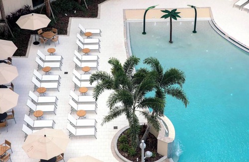 Florida Central Atlantic Coast Hotel | SpringHill Suites | Queen Suite | Close to Airport & Convention Center