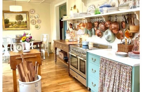 Dowagiac Other | Step Inside a Magazine! Upscale Farmhouse on 3 acres. Hot Tub,Bocce Ball,Gardens